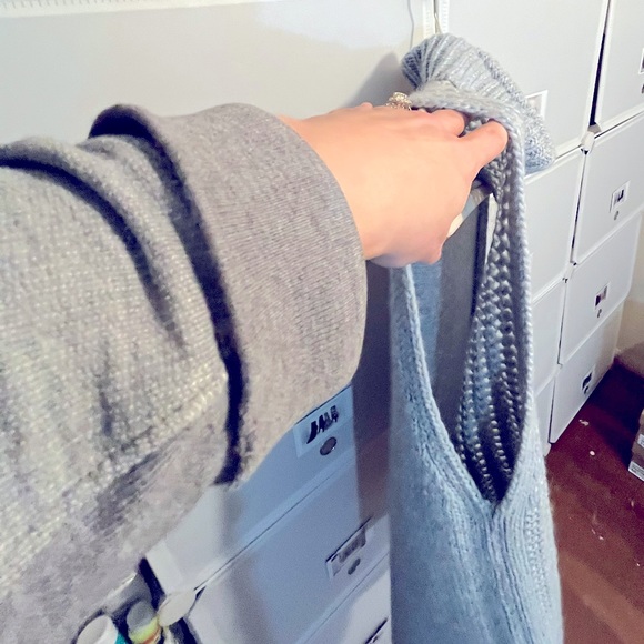 *NWOT* BANANA REPUBLIC SLEEVELESS HIGH/LOW TURTLE NECK SWEATER IN SEA FOAM SZ:XS - Picture 5 of 6